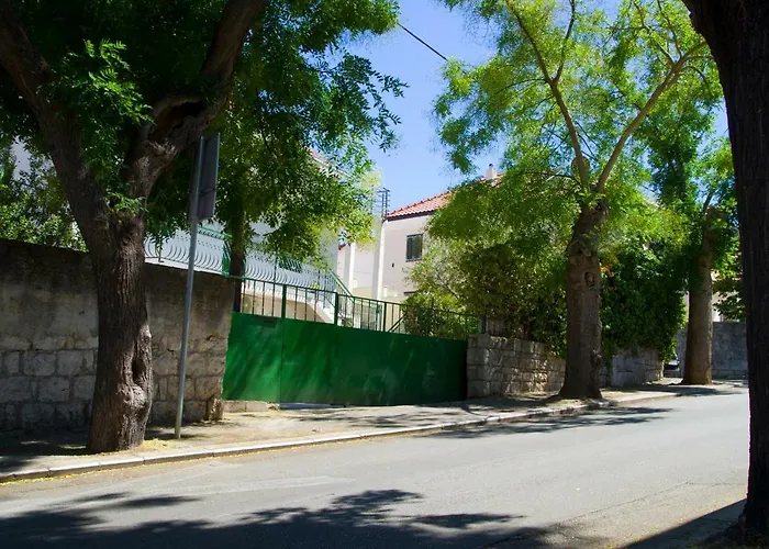 Center Διαμέρισμα *