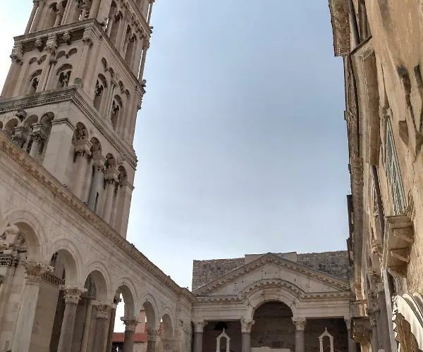 Center Διαμέρισμα Σπλιτ