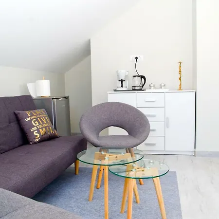 Center Apartment *